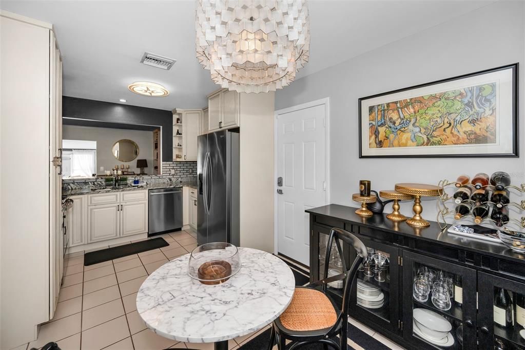 Activo con contrato: $789,000 (3 camas, 2 baños, 1787 Pies cuadrados)