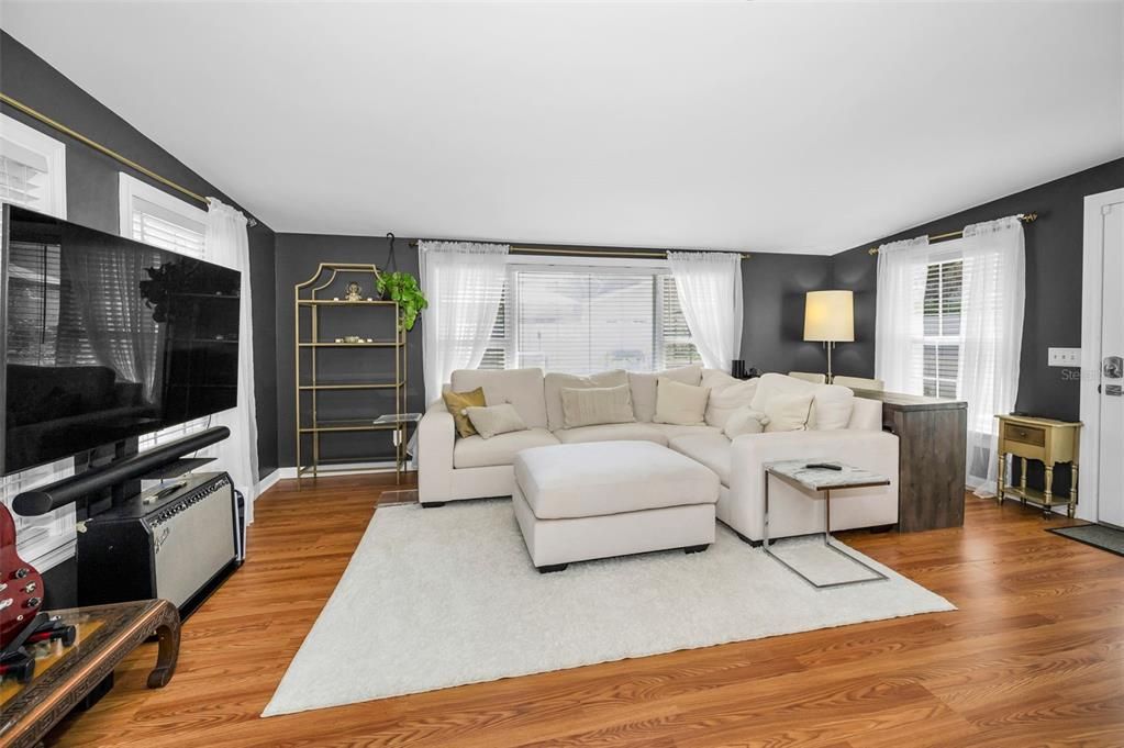 Activo con contrato: $789,000 (3 camas, 2 baños, 1787 Pies cuadrados)