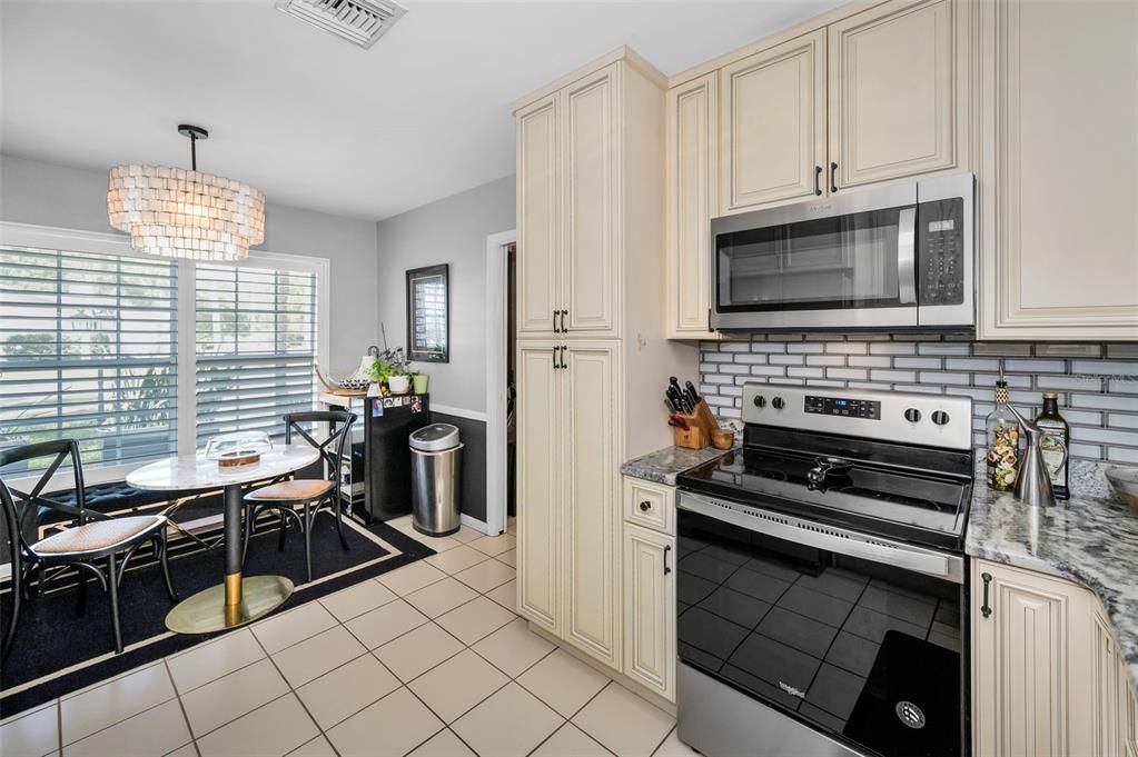 Activo con contrato: $789,000 (3 camas, 2 baños, 1787 Pies cuadrados)