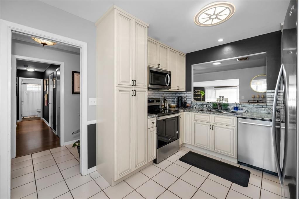 Activo con contrato: $789,000 (3 camas, 2 baños, 1787 Pies cuadrados)