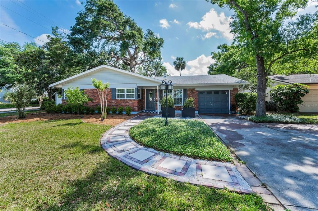 Activo con contrato: $789,000 (3 camas, 2 baños, 1787 Pies cuadrados)