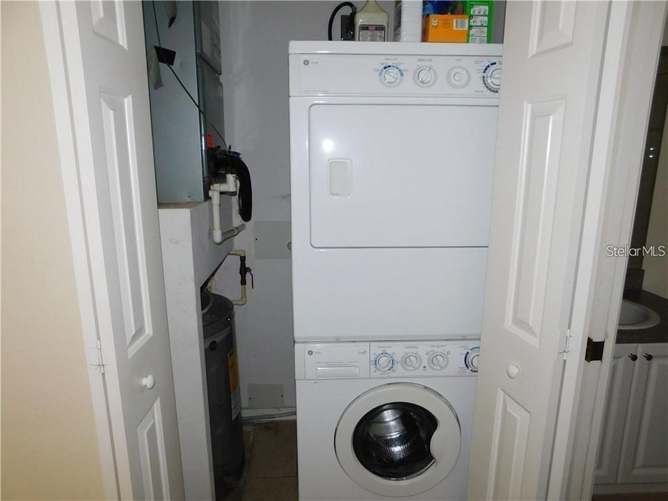 待售: $159,890 (2 贝兹, 2 浴室, 996 平方英尺)