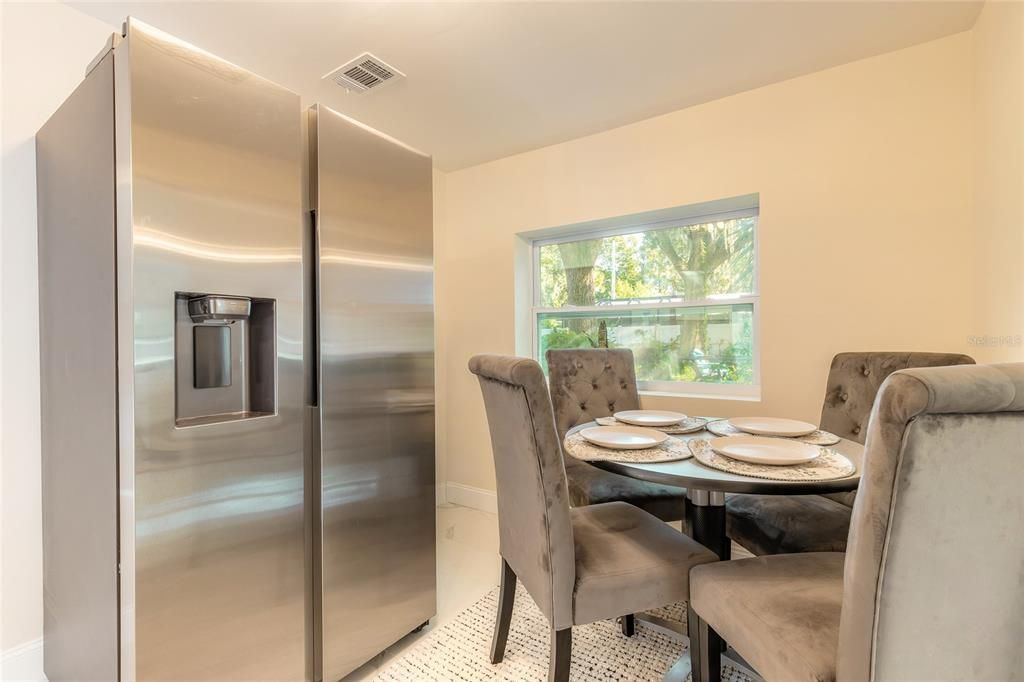 待售: $198,400 (3 贝兹, 1 浴室, 1089 平方英尺)