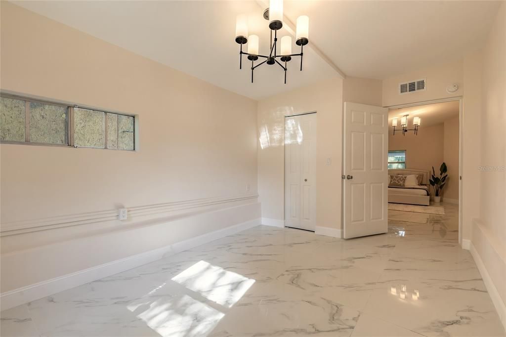 待售: $198,400 (3 贝兹, 1 浴室, 1089 平方英尺)