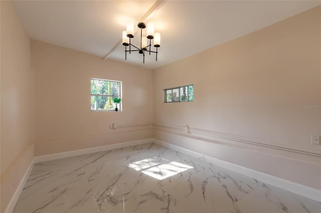 待售: $198,400 (3 贝兹, 1 浴室, 1089 平方英尺)