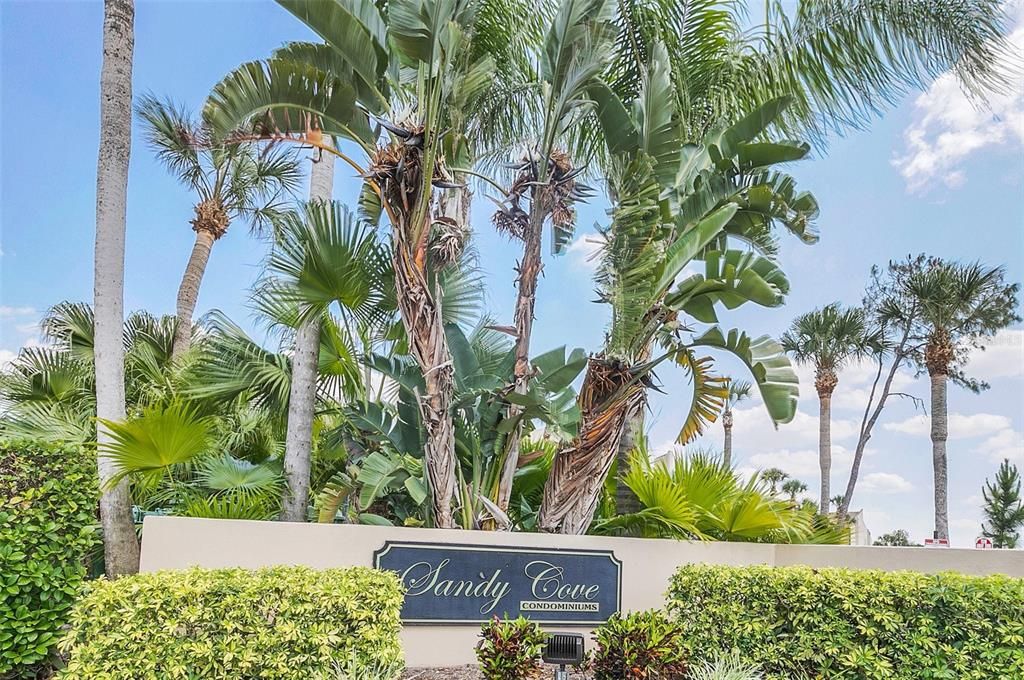 For Sale: $122,900 (1 beds, 1 baths, 633 Square Feet)