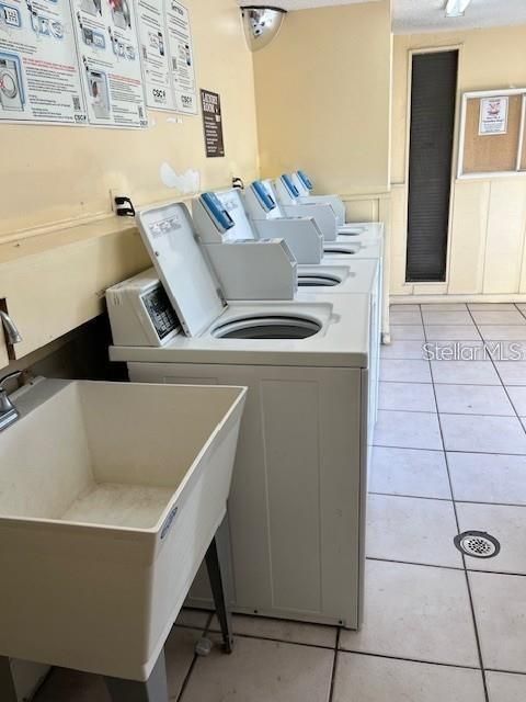 For Sale: $122,900 (1 beds, 1 baths, 633 Square Feet)