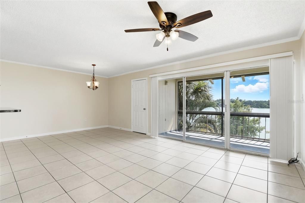 For Sale: $122,900 (1 beds, 1 baths, 633 Square Feet)