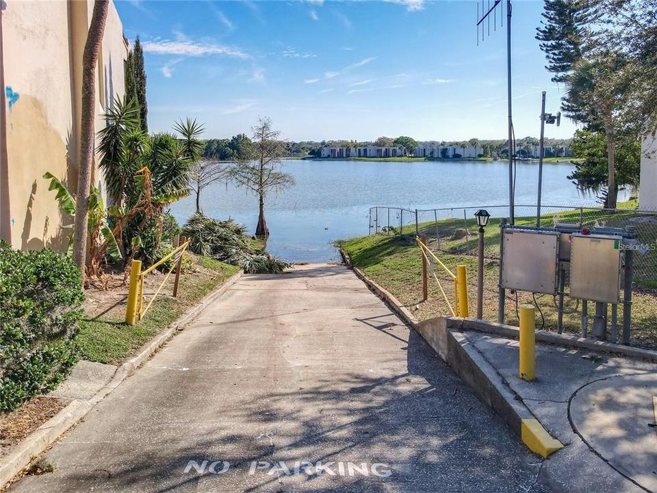 For Sale: $122,900 (1 beds, 1 baths, 633 Square Feet)