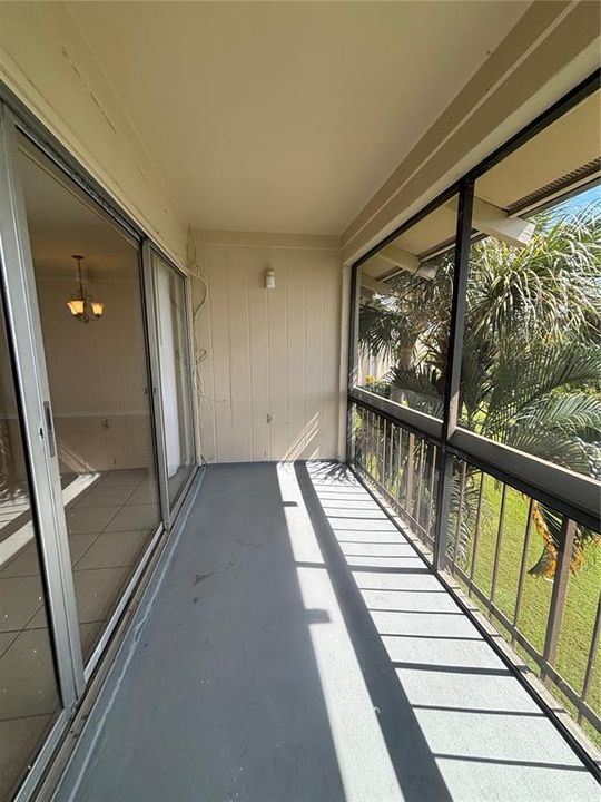 For Sale: $122,900 (1 beds, 1 baths, 633 Square Feet)