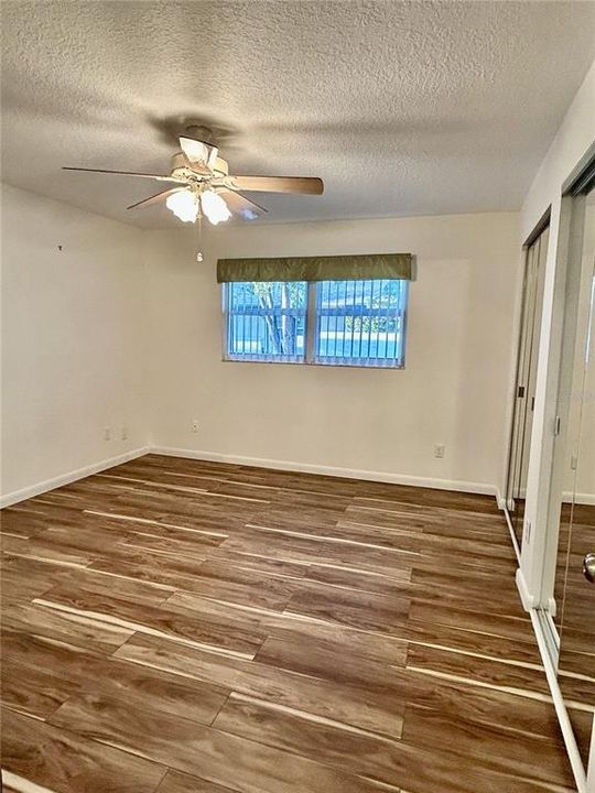 Active With Contract: $189,000 (2 beds, 1 baths, 1077 Square Feet)