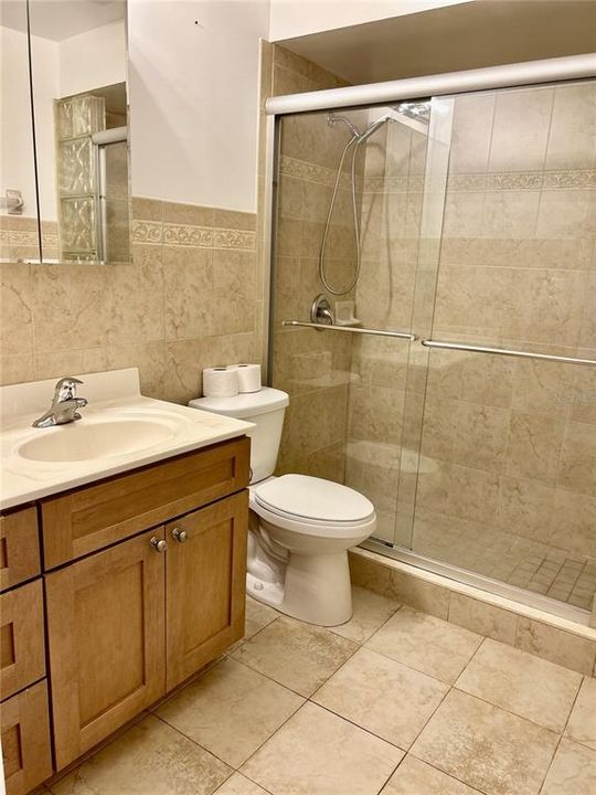 Active With Contract: $189,000 (2 beds, 1 baths, 1077 Square Feet)