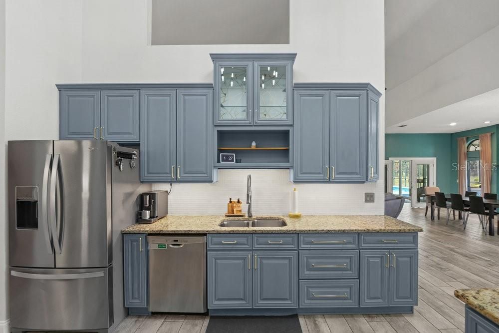 For Sale: $969,000 (5 beds, 4 baths, 3787 Square Feet)