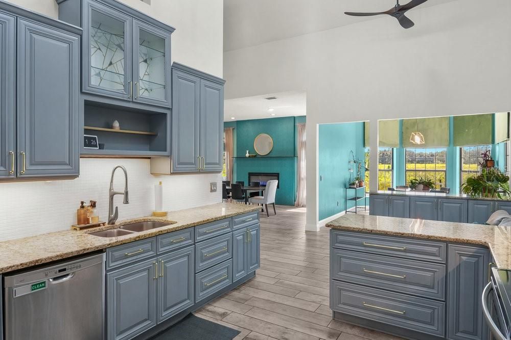 For Sale: $969,000 (5 beds, 4 baths, 3787 Square Feet)