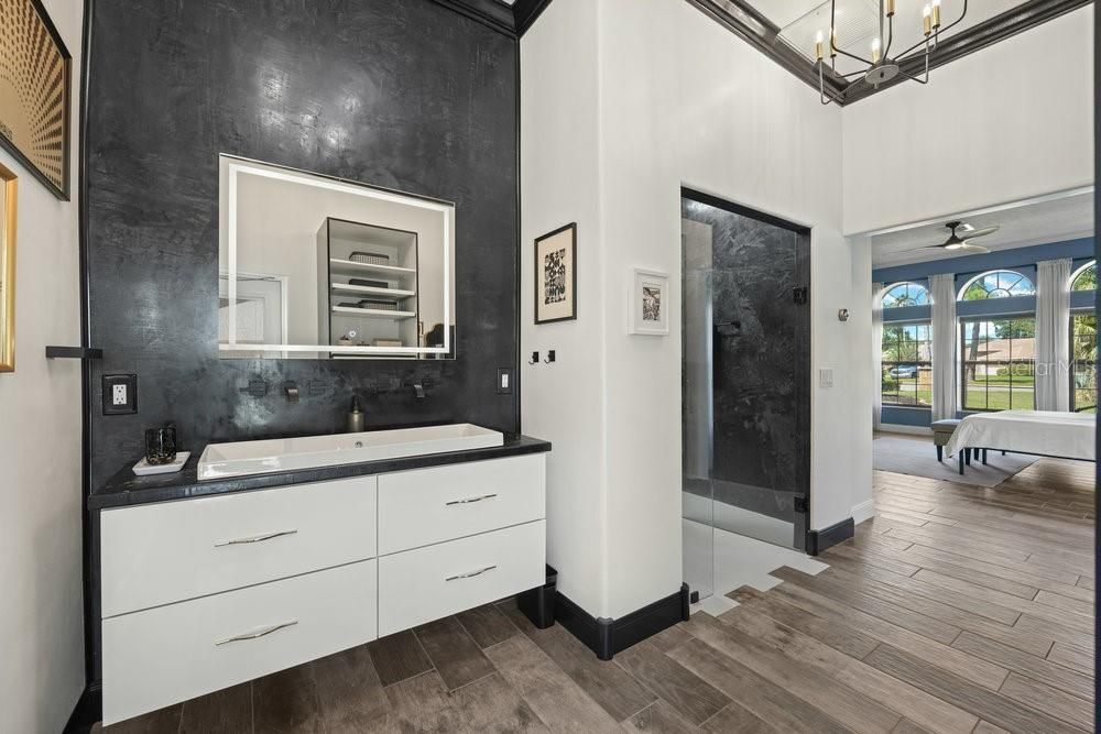 For Sale: $969,000 (5 beds, 4 baths, 3787 Square Feet)