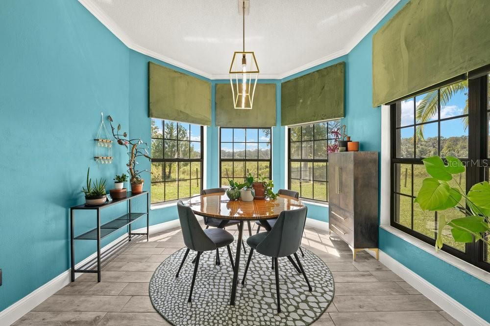 For Sale: $969,000 (5 beds, 4 baths, 3787 Square Feet)