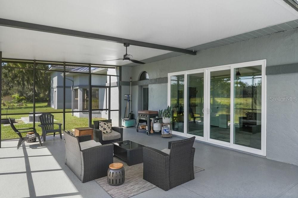 For Sale: $969,000 (5 beds, 4 baths, 3787 Square Feet)