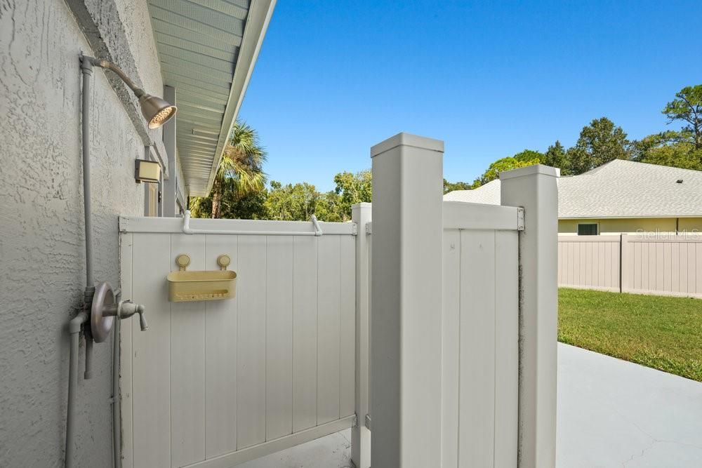 For Sale: $969,000 (5 beds, 4 baths, 3787 Square Feet)