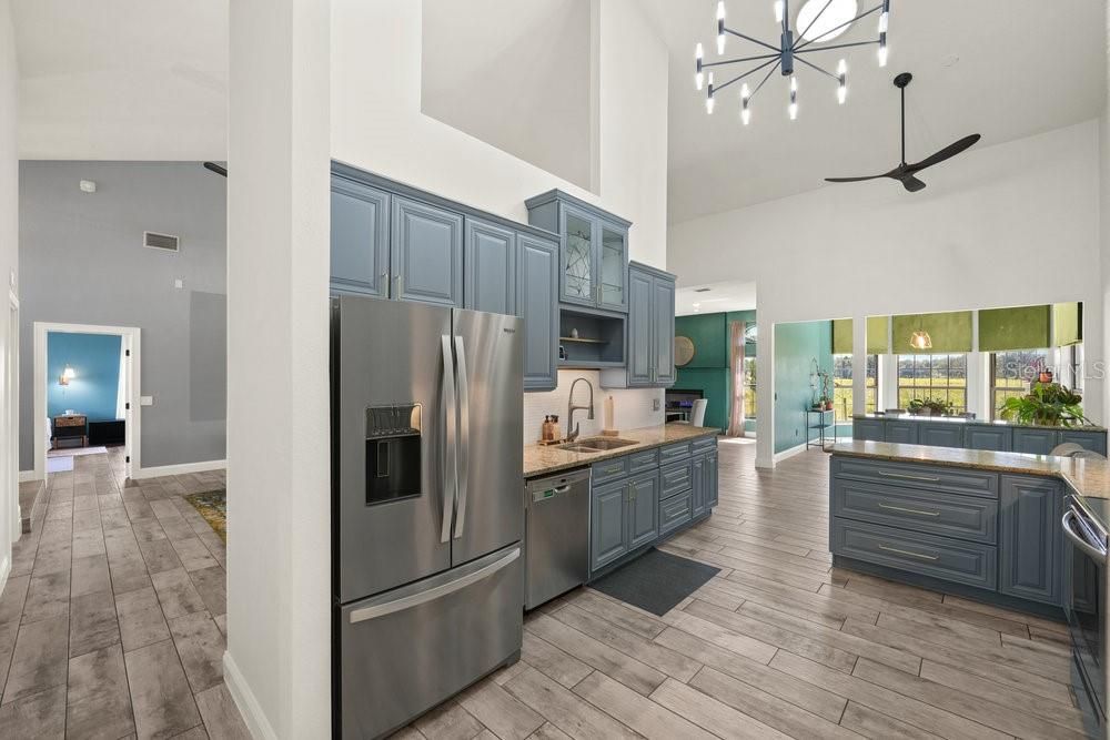 For Sale: $969,000 (5 beds, 4 baths, 3787 Square Feet)