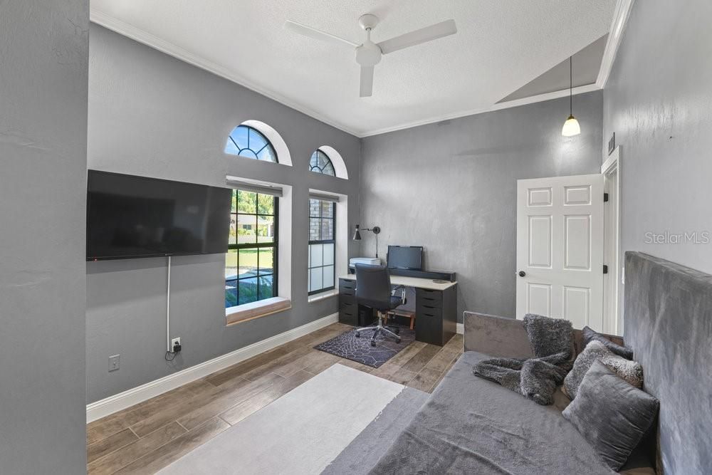 For Sale: $969,000 (5 beds, 4 baths, 3787 Square Feet)