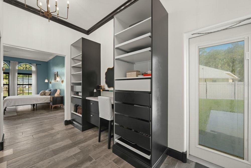 For Sale: $969,000 (5 beds, 4 baths, 3787 Square Feet)