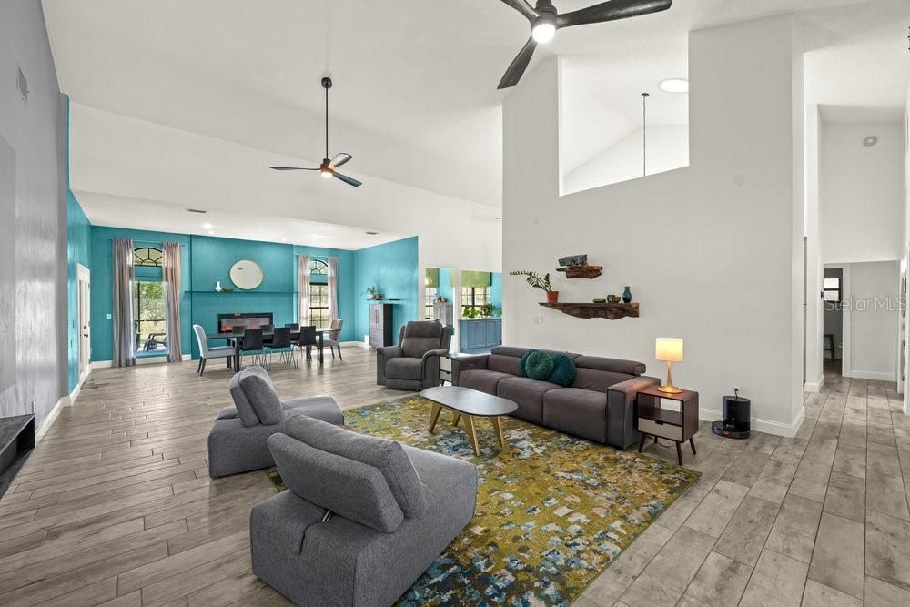 For Sale: $969,000 (5 beds, 4 baths, 3787 Square Feet)