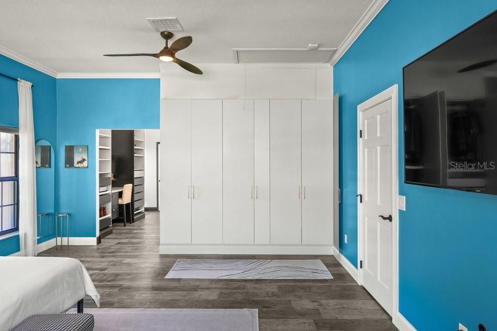 For Sale: $969,000 (5 beds, 4 baths, 3787 Square Feet)