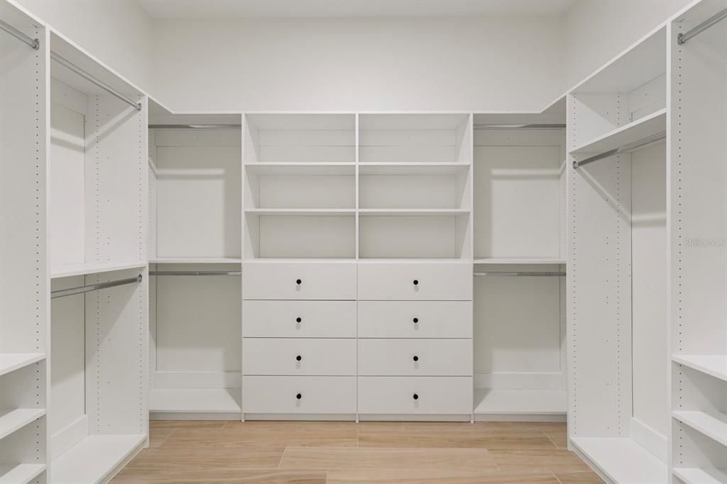 En Venta: $1,450,000 (5 camas, 4 baños, 4130 Pies cuadrados)