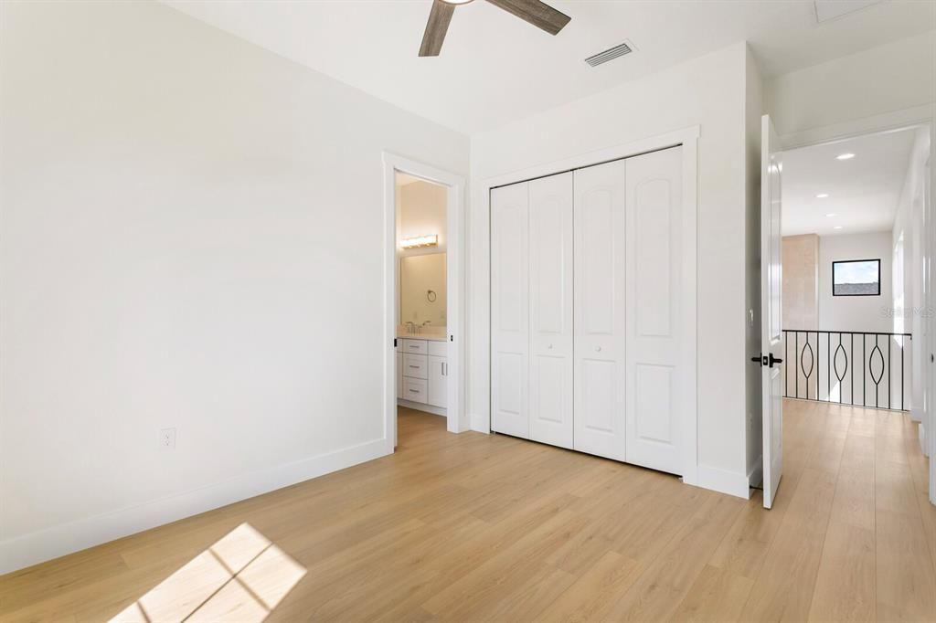 En Venta: $1,450,000 (5 camas, 4 baños, 4130 Pies cuadrados)