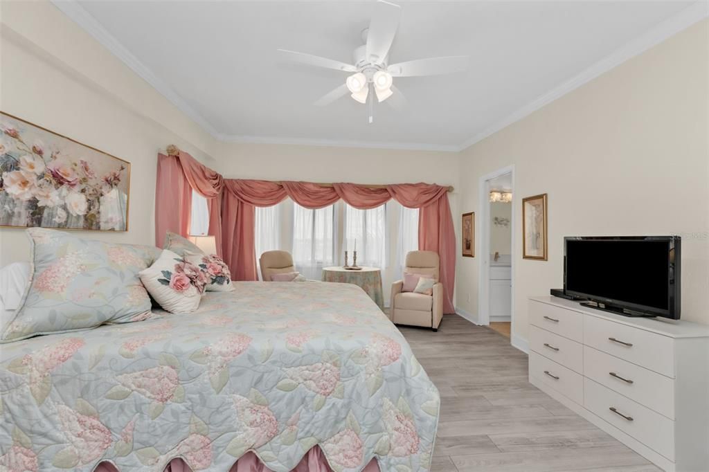 For Sale: $575,000 (3 beds, 2 baths, 2358 Square Feet)