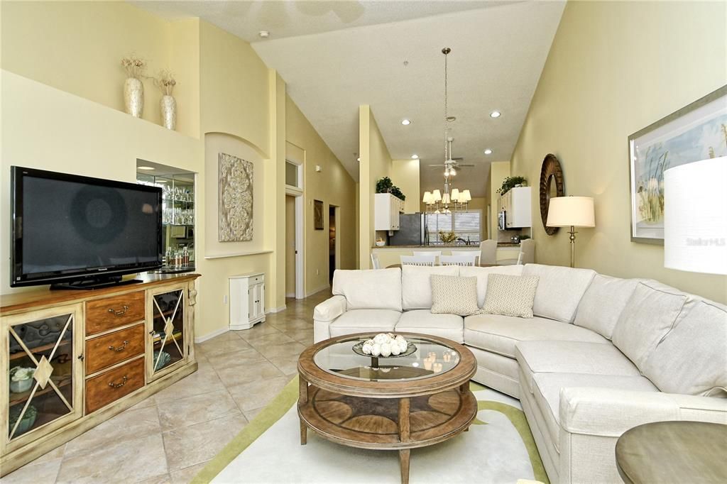 For Sale: $287,000 (2 beds, 2 baths, 1433 Square Feet)