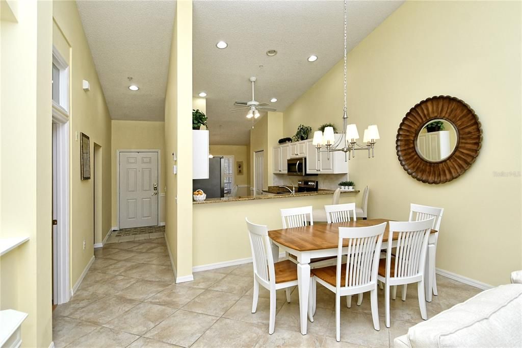 For Sale: $287,000 (2 beds, 2 baths, 1433 Square Feet)