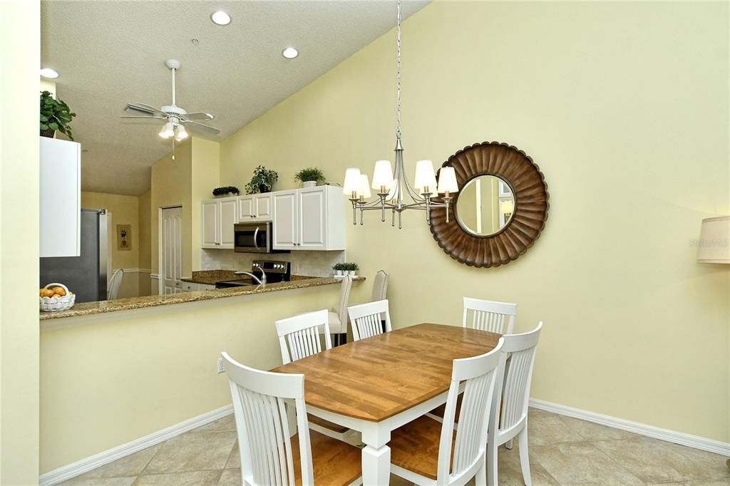 For Sale: $287,000 (2 beds, 2 baths, 1433 Square Feet)