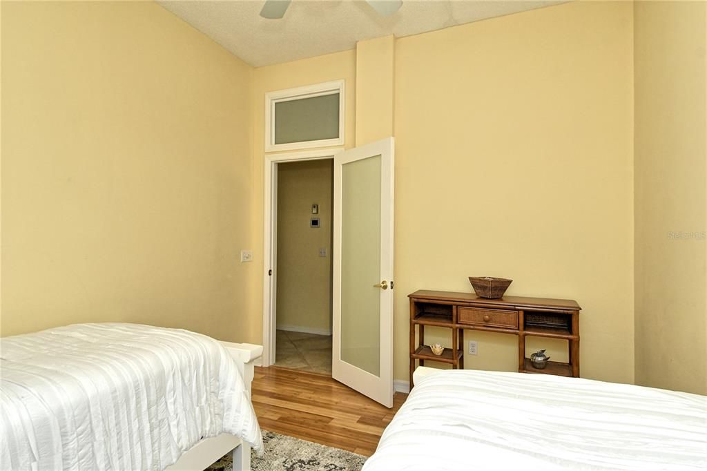 For Sale: $287,000 (2 beds, 2 baths, 1433 Square Feet)