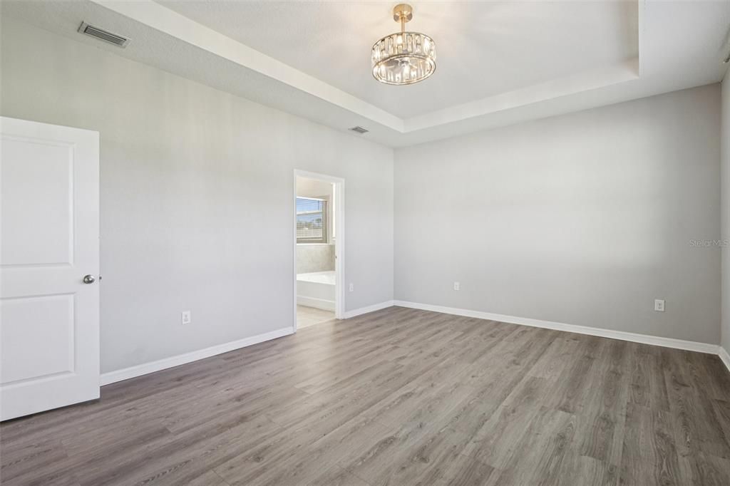 For Sale: $475,000 (4 beds, 3 baths, 2820 Square Feet)