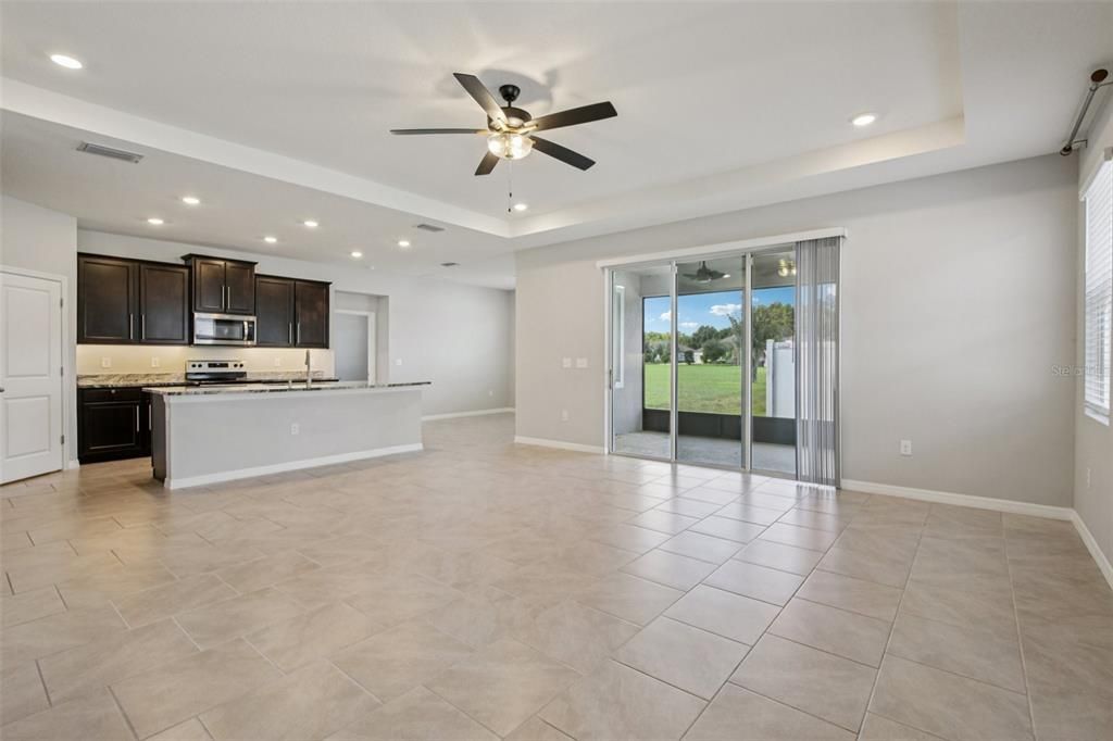 For Sale: $475,000 (4 beds, 3 baths, 2820 Square Feet)