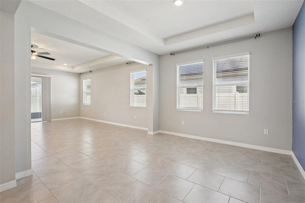 For Sale: $475,000 (4 beds, 3 baths, 2820 Square Feet)