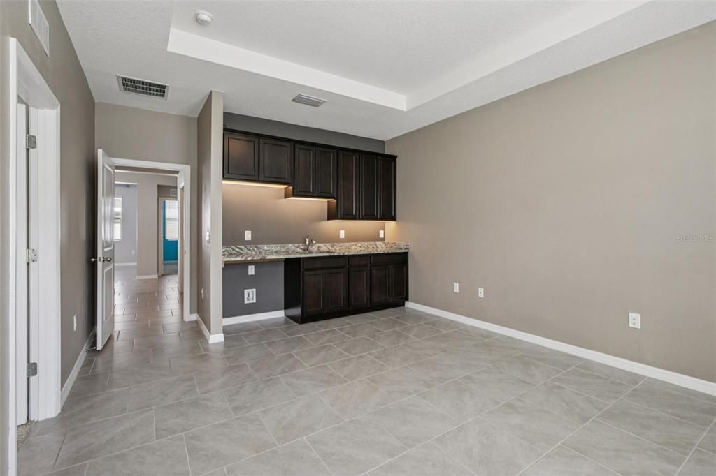 For Sale: $475,000 (4 beds, 3 baths, 2820 Square Feet)