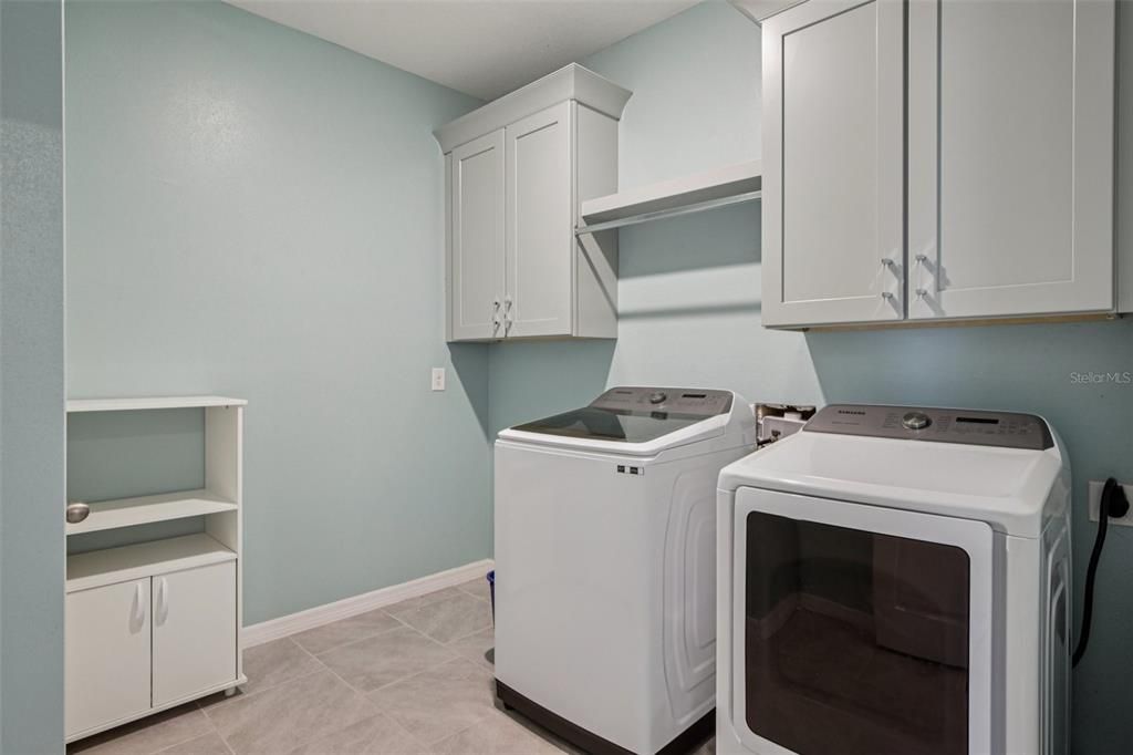 For Sale: $475,000 (4 beds, 3 baths, 2820 Square Feet)