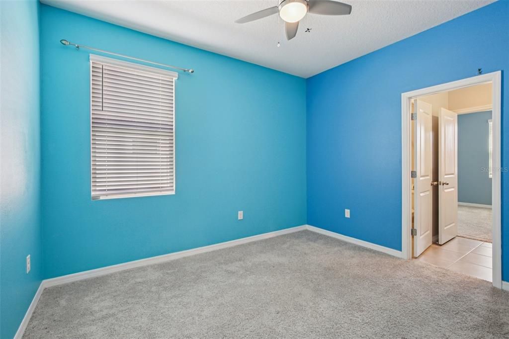 For Sale: $475,000 (4 beds, 3 baths, 2820 Square Feet)