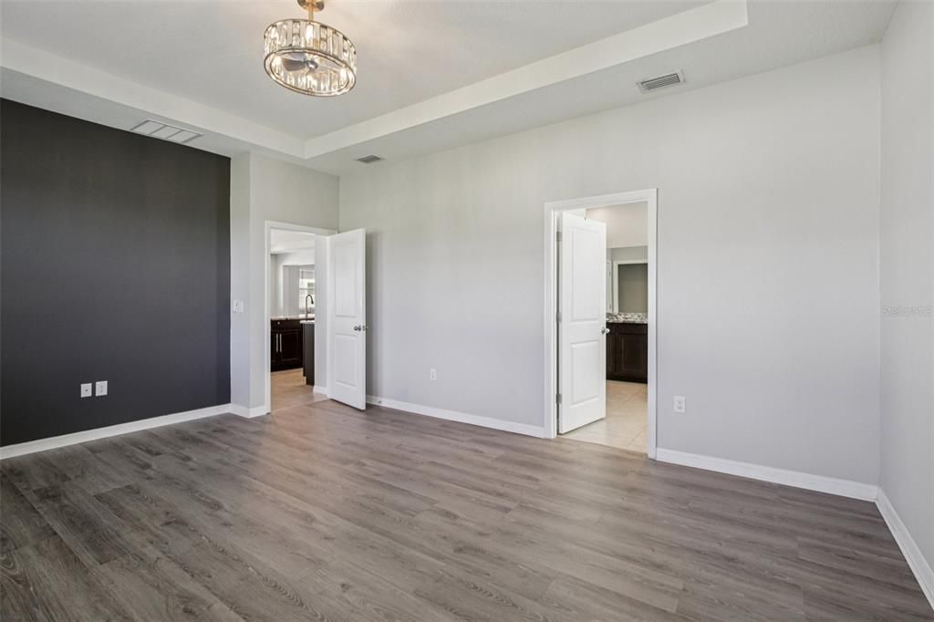 For Sale: $475,000 (4 beds, 3 baths, 2820 Square Feet)