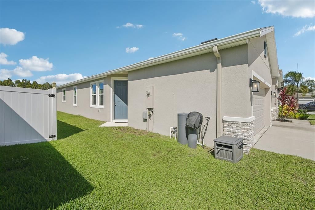 For Sale: $475,000 (4 beds, 3 baths, 2820 Square Feet)