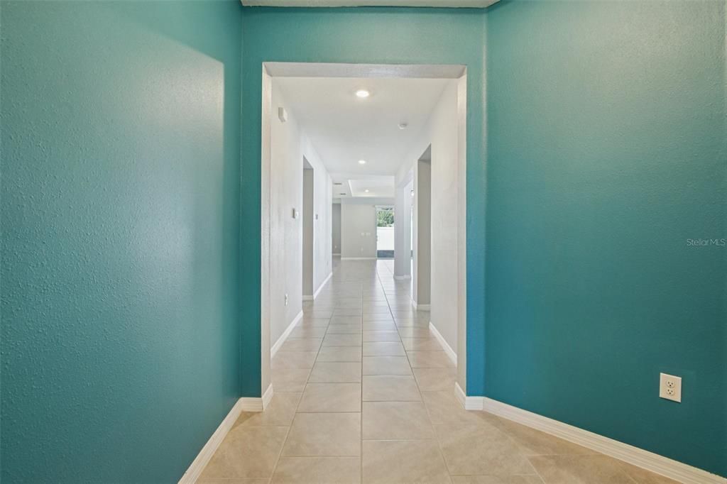 For Sale: $475,000 (4 beds, 3 baths, 2820 Square Feet)