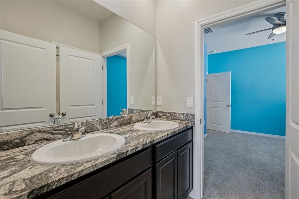 For Sale: $475,000 (4 beds, 3 baths, 2820 Square Feet)