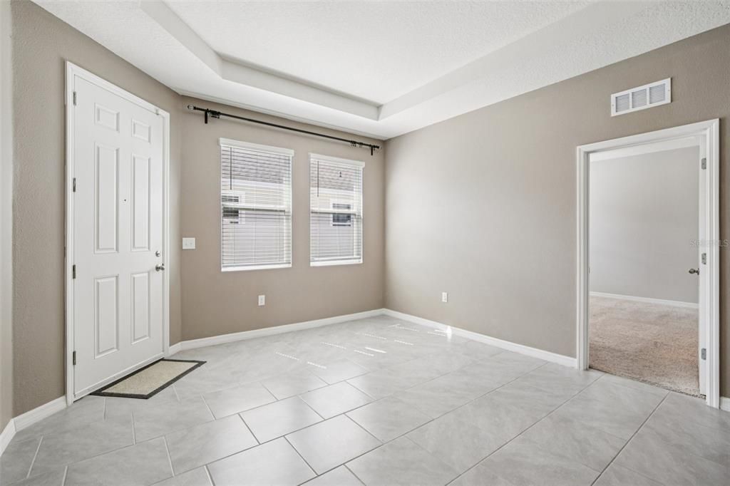 For Sale: $475,000 (4 beds, 3 baths, 2820 Square Feet)