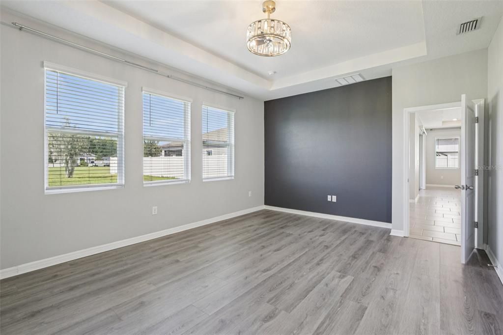 For Sale: $475,000 (4 beds, 3 baths, 2820 Square Feet)