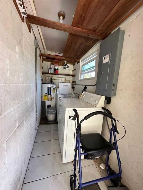 Activo con contrato: $175,000 (3 camas, 1 baños, 1099 Pies cuadrados)