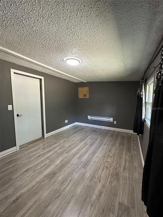 Activo con contrato: $175,000 (3 camas, 1 baños, 1099 Pies cuadrados)