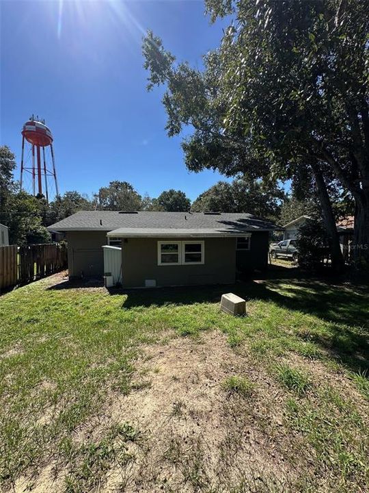 Activo con contrato: $175,000 (3 camas, 1 baños, 1099 Pies cuadrados)