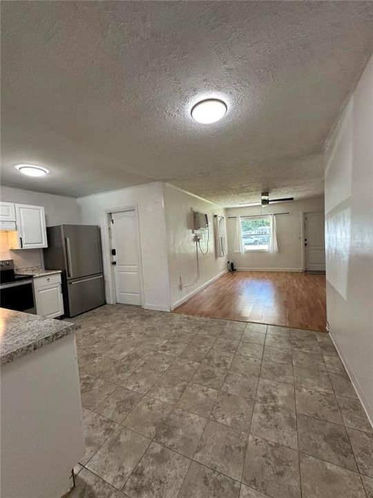 Activo con contrato: $175,000 (3 camas, 1 baños, 1099 Pies cuadrados)